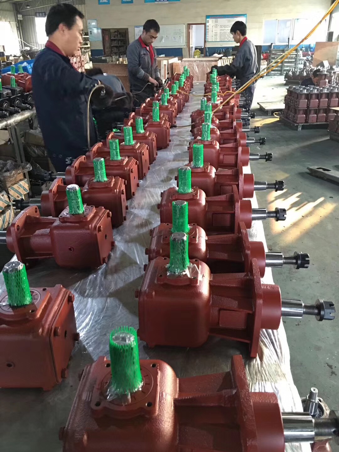 علبة تروس رشاشات زراعية 540 دو - مراجعة Orchard Sprayer Tractor وسعره